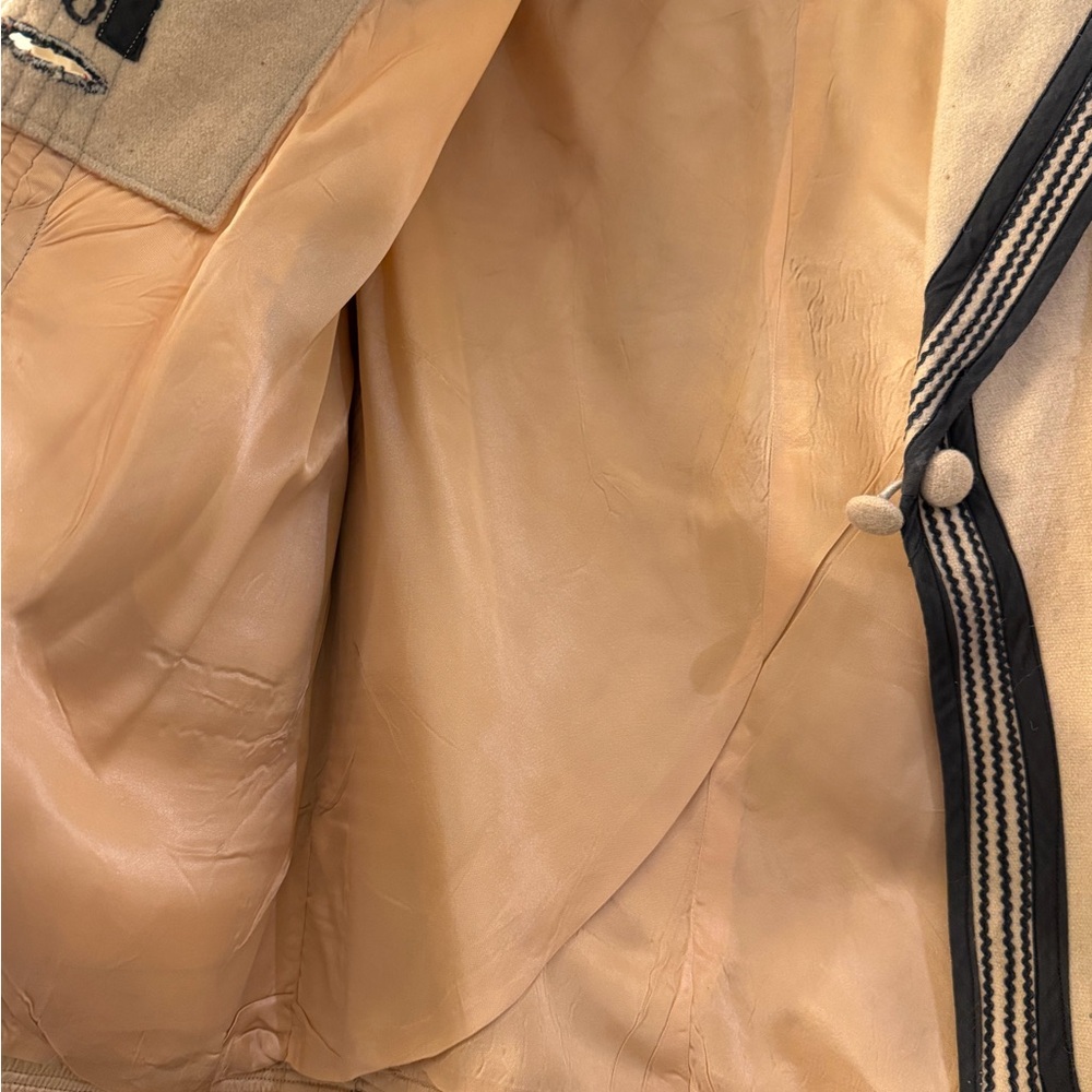 Beautiful Vintage Cream Wool Women’s Blazer, Black details, Small - Picture 8 of 13